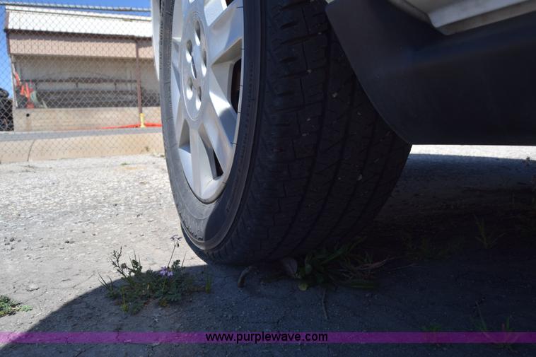 image for item L3813 2007 Ford Taurus SE