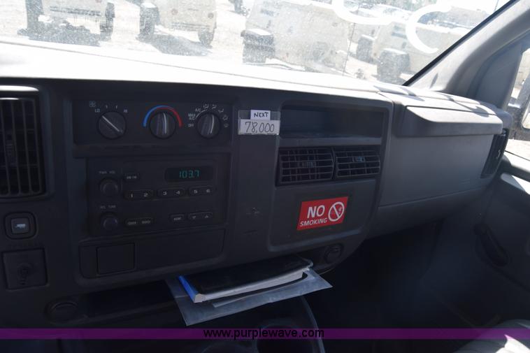 image for item L3814 2003 Chevrolet Express 2500 Cargo van