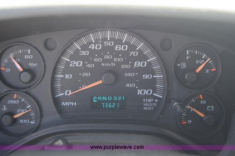 image for item L3814 2003 Chevrolet Express 2500 Cargo van