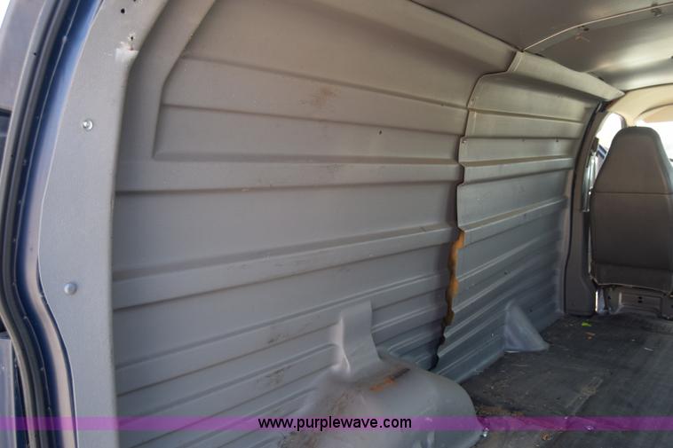 image for item L3814 2003 Chevrolet Express 2500 Cargo van