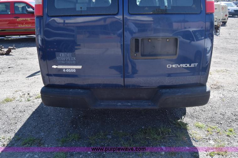 image for item L3814 2003 Chevrolet Express 2500 Cargo van