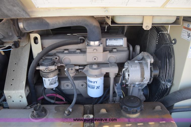 image for item L3815 2003 Ingersoll Rand XP185 air compressor