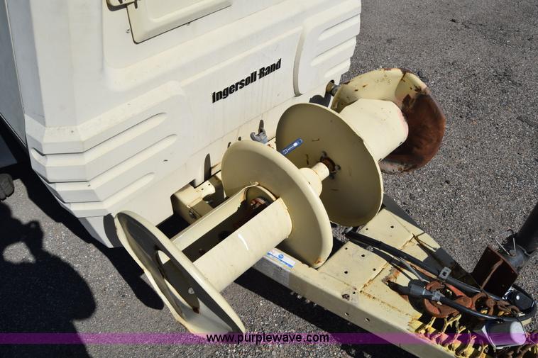 image for item L3815 2003 Ingersoll Rand XP185 air compressor