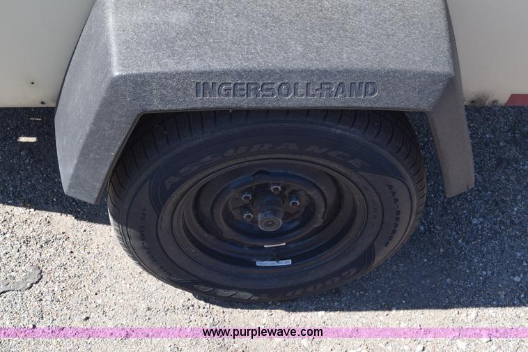 image for item L3815 2003 Ingersoll Rand XP185 air compressor