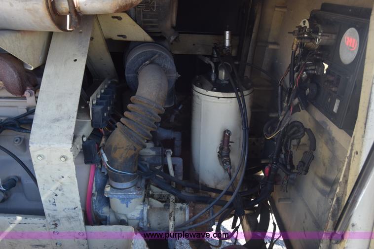 image for item L3818 2005 Ingersoll Rand XP185 air compressor