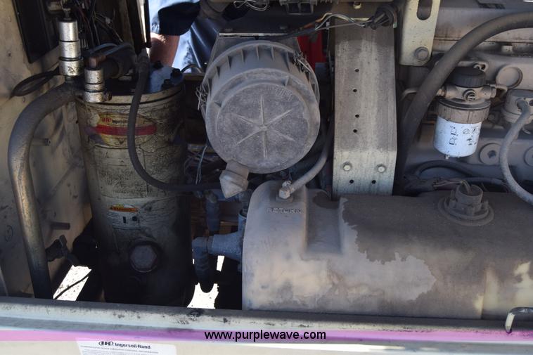image for item L3818 2005 Ingersoll Rand XP185 air compressor