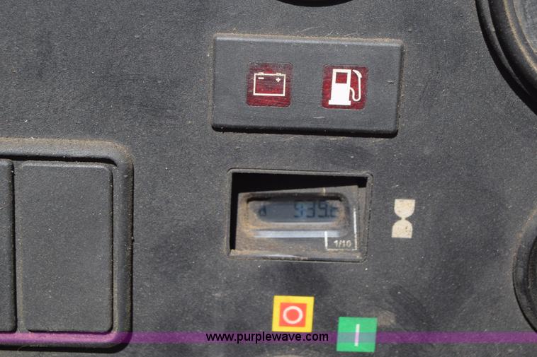 image for item L3818 2005 Ingersoll Rand XP185 air compressor