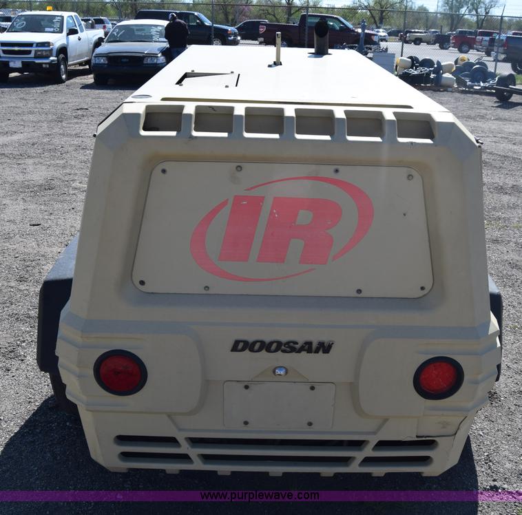 image for item L3819 2006 Ingersoll Rand 185 air compressor