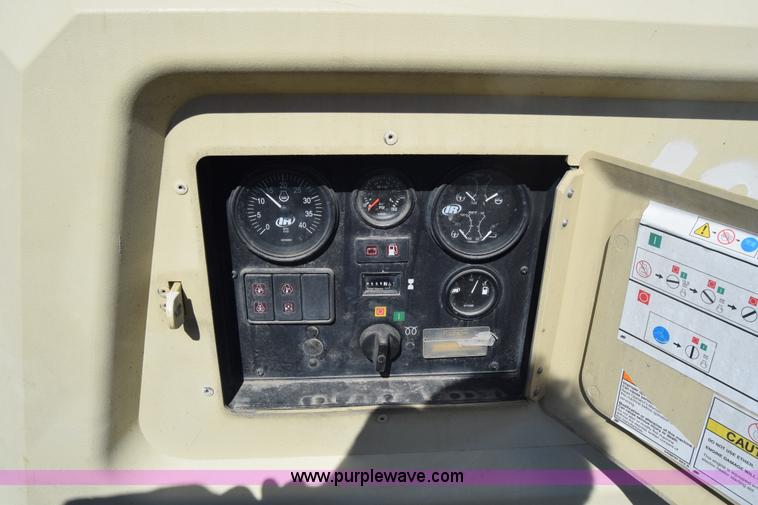 image for item L3819 2006 Ingersoll Rand 185 air compressor
