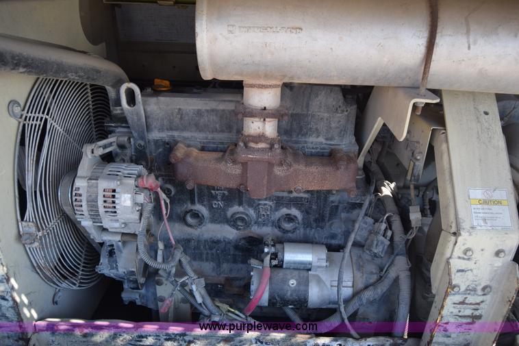 image for item L3819 2006 Ingersoll Rand 185 air compressor