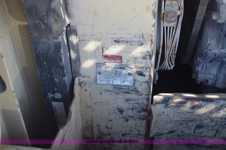 image for item L3819 2006 Ingersoll Rand 185 air compressor