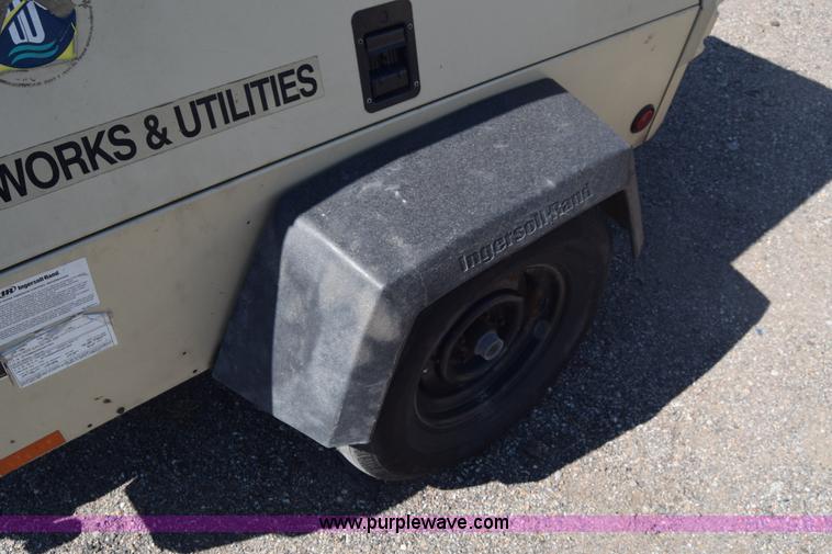 image for item L3819 2006 Ingersoll Rand 185 air compressor