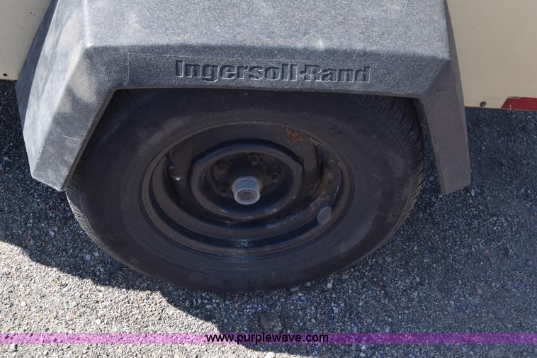 image for item L3819 2006 Ingersoll Rand 185 air compressor