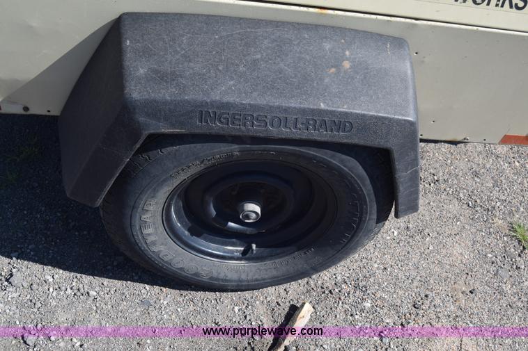 image for item L3819 2006 Ingersoll Rand 185 air compressor