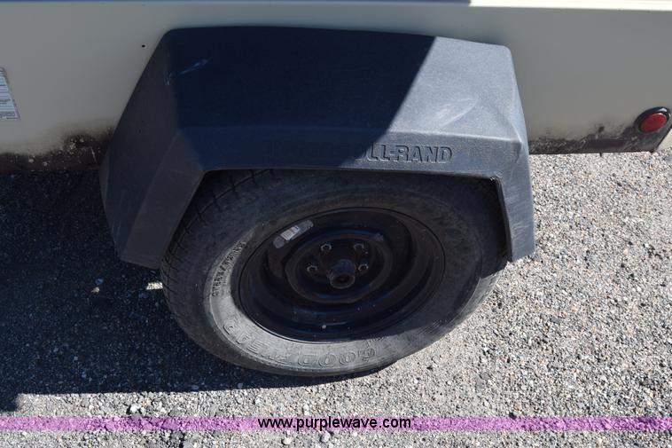 image for item L3821 2005 Ingersoll Rand 185 air compressor