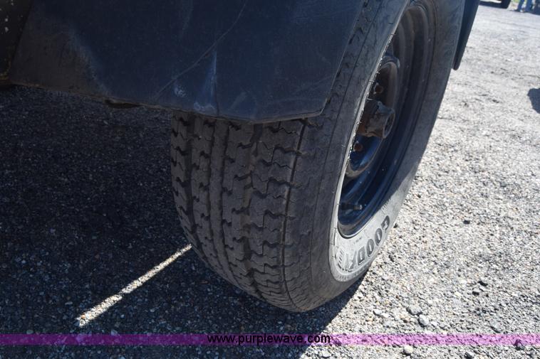 image for item L3821 2005 Ingersoll Rand 185 air compressor