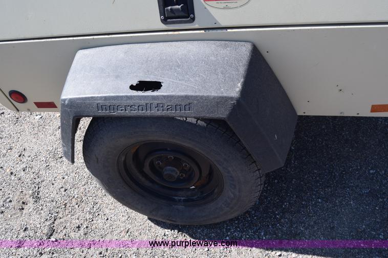 image for item L3821 2005 Ingersoll Rand 185 air compressor