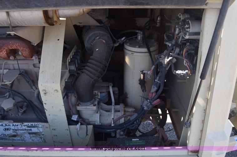 image for item L3821 2005 Ingersoll Rand 185 air compressor