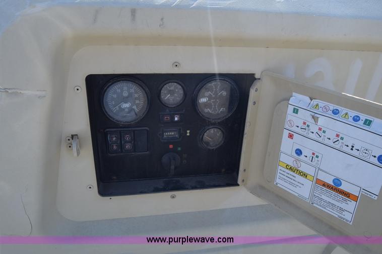 image for item L3822 2006 Ingersoll Rand 185 air compressor