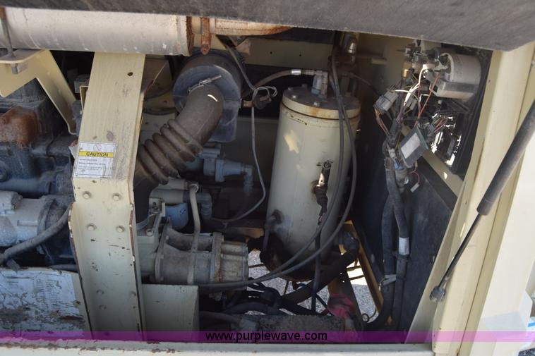 image for item L3822 2006 Ingersoll Rand 185 air compressor