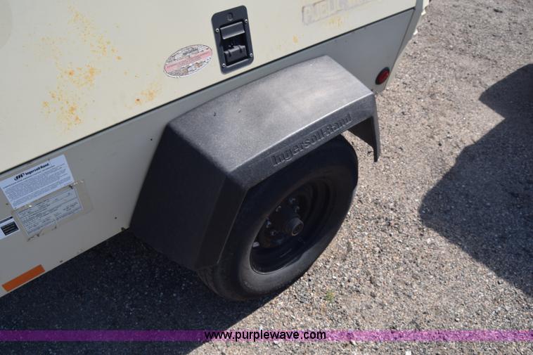 image for item L3822 2006 Ingersoll Rand 185 air compressor