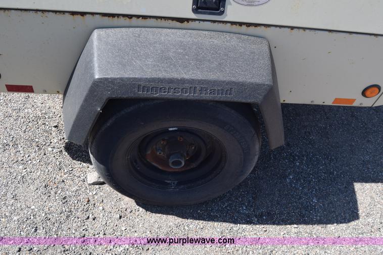 image for item L3822 2006 Ingersoll Rand 185 air compressor