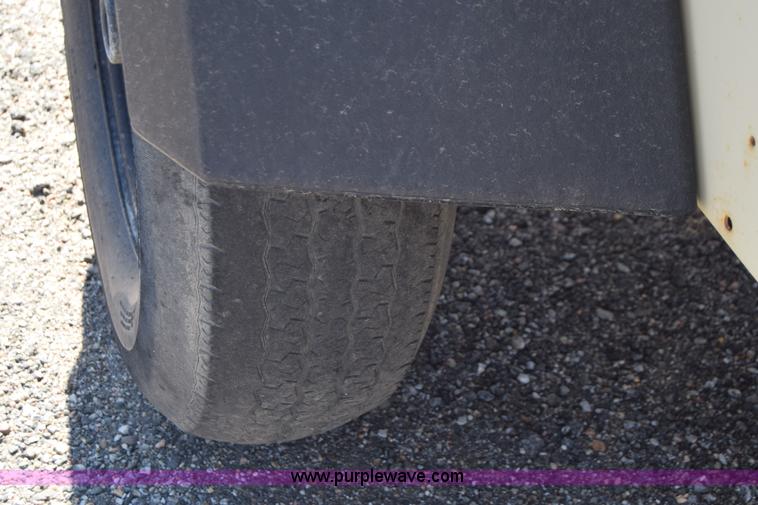 image for item L3822 2006 Ingersoll Rand 185 air compressor