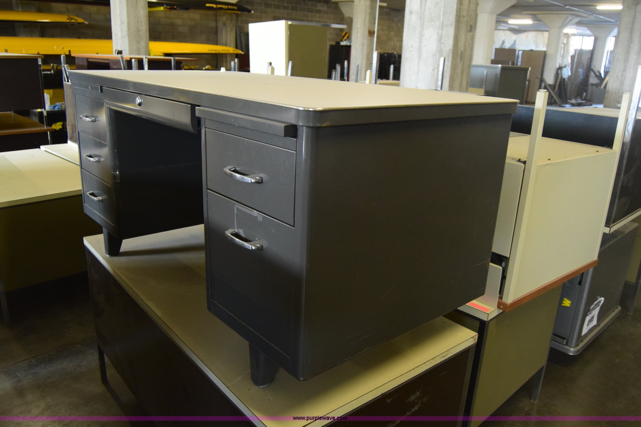 (10) metal desks in Wichita, KS Item AR9707 sold Purple Wave