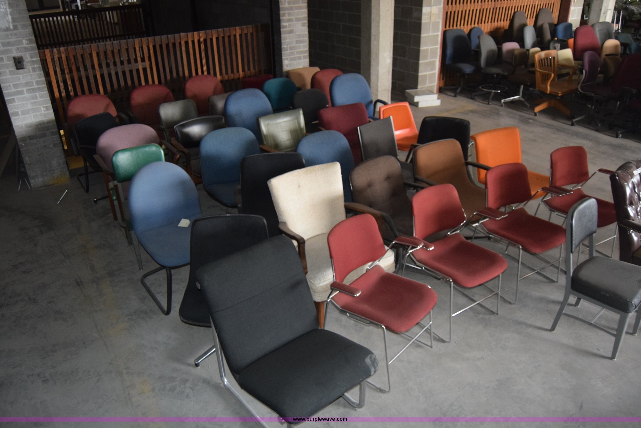 (37) office chairs in Wichita, KS Item BF9944 sold Purple Wave