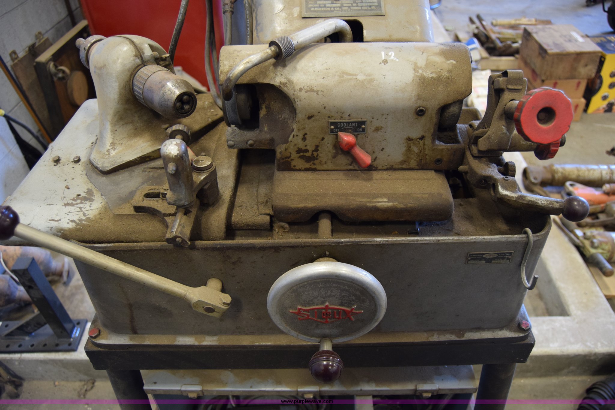 Sioux valve grinding machine in Wichita, KS Item BP9546 sold Purple