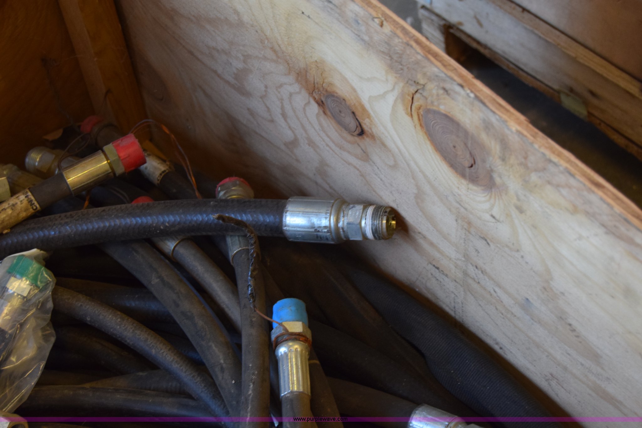 (61) assorted hydraulic hoses in Wichita, KS Item BP9549 sold Purple Wave
