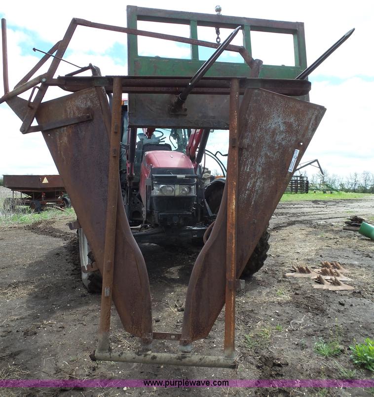 image for item AM9593 Cattle chute head gate