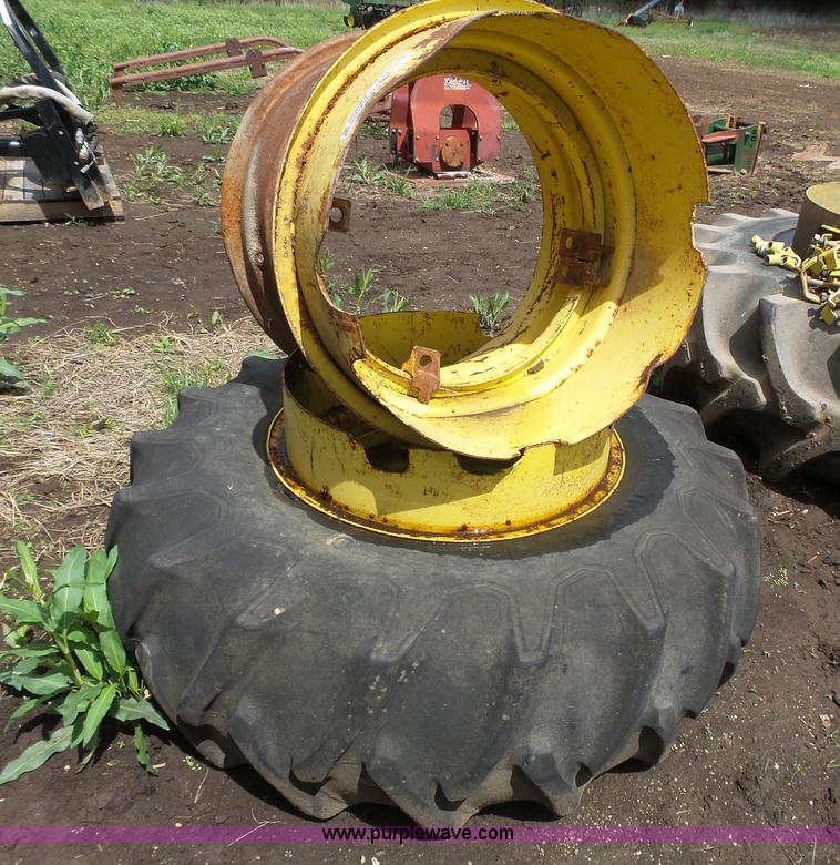 image for item AM9605 Firestone 16.9-26 tire