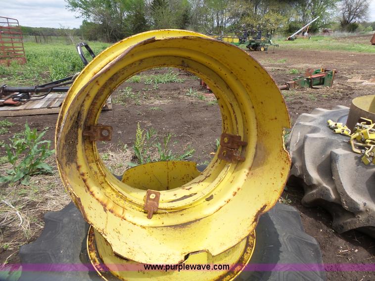 image for item AM9605 Firestone 16.9-26 tire