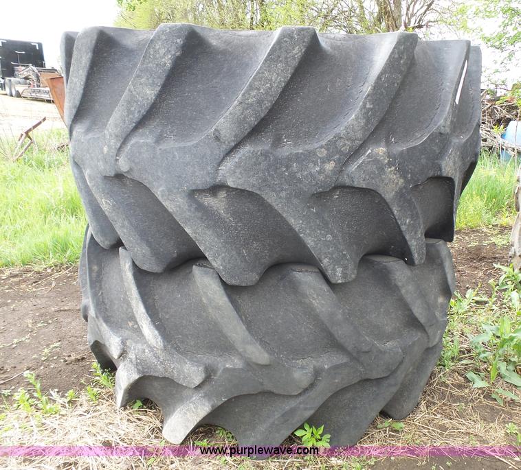 image for item AM9606 (2) Firestone 30.5L-32 tires