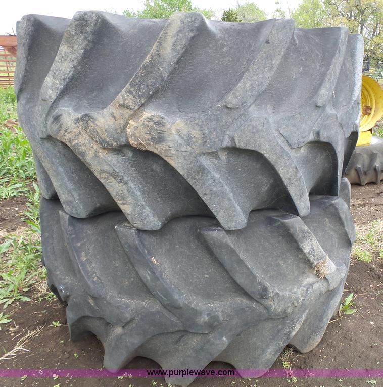 image for item AM9606 (2) Firestone 30.5L-32 tires