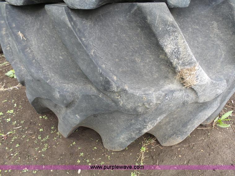 image for item AM9606 (2) Firestone 30.5L-32 tires