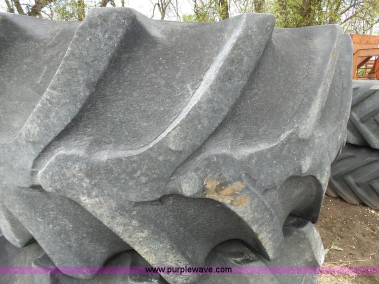 image for item AM9606 (2) Firestone 30.5L-32 tires