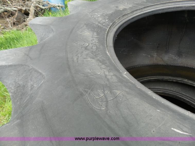 image for item AM9606 (2) Firestone 30.5L-32 tires