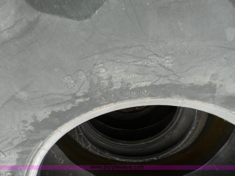 image for item AM9606 (2) Firestone 30.5L-32 tires