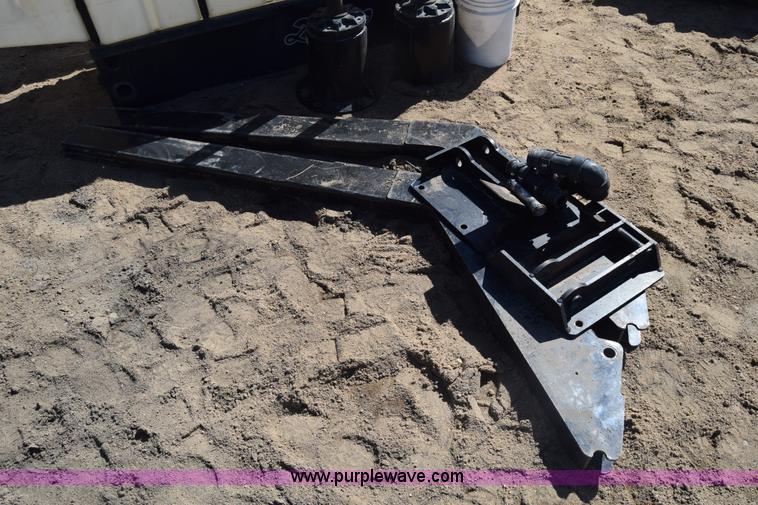 image for item AW9795 (2) Demco side quest tanks