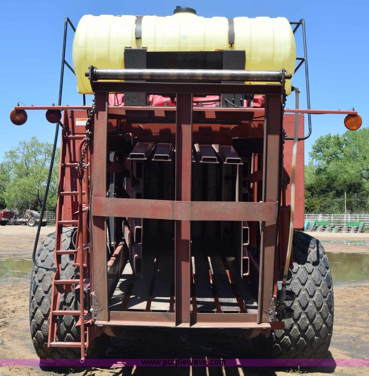 image for item AW9813 Hesston 4900 square baler