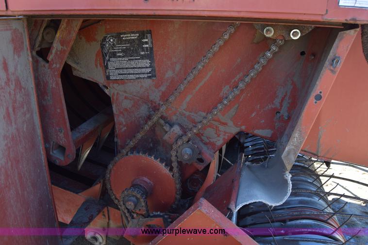 image for item AW9813 Hesston 4900 square baler