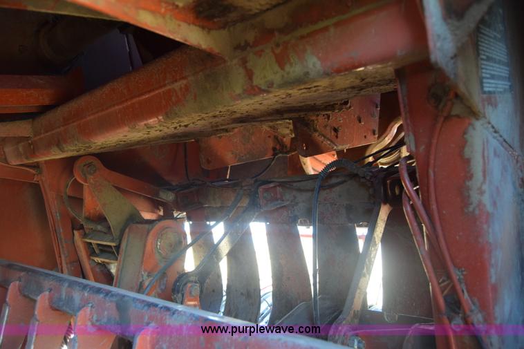 image for item AW9813 Hesston 4900 square baler