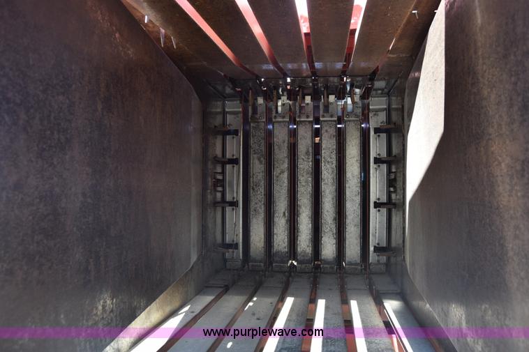 image for item AW9813 Hesston 4900 square baler