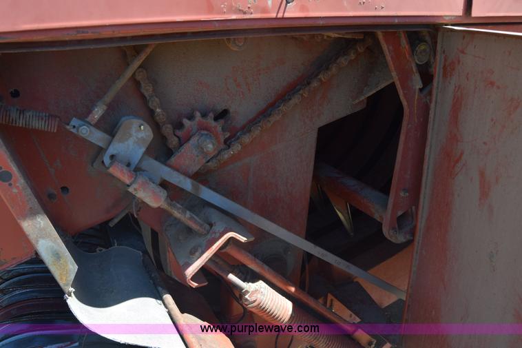 image for item AW9813 Hesston 4900 square baler