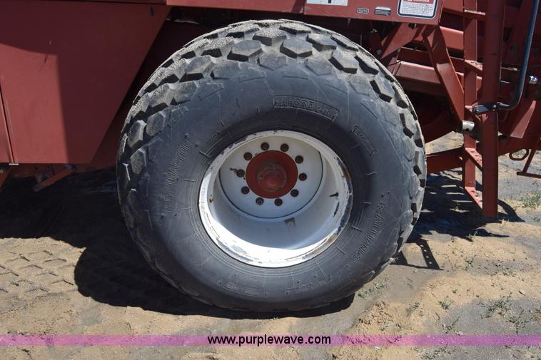 image for item AW9813 Hesston 4900 square baler