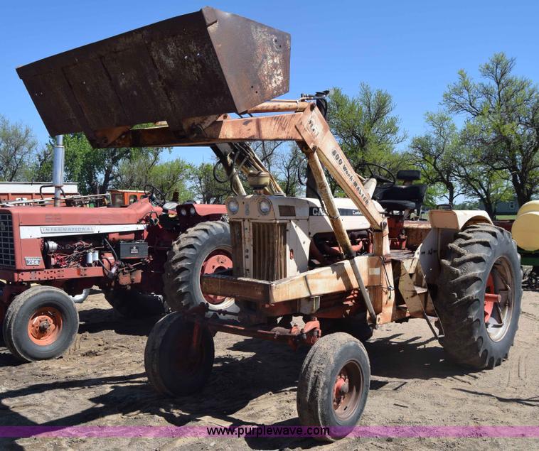 image for item AW9815 Case 930 tractor