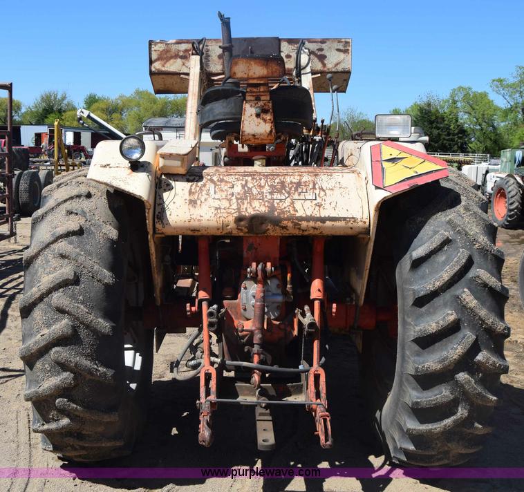 image for item AW9815 Case 930 tractor