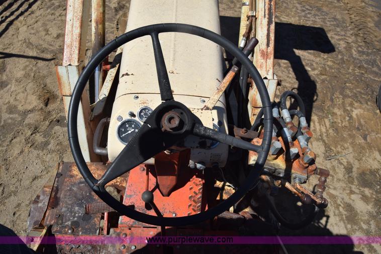 image for item AW9815 Case 930 tractor